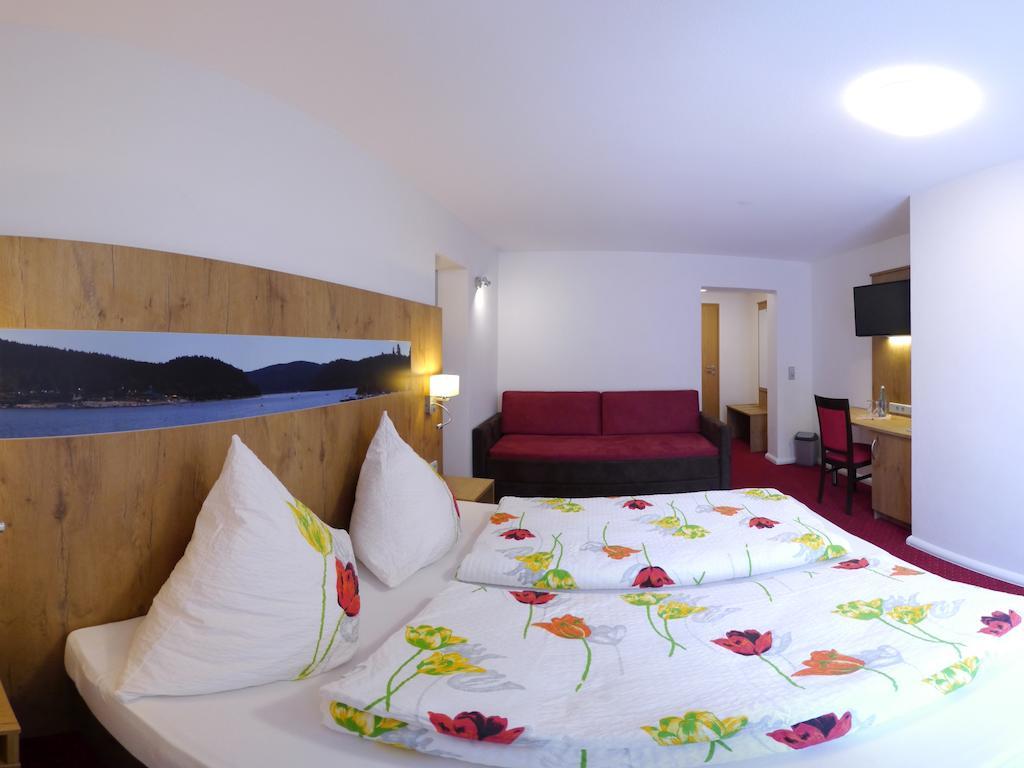 Bed & Breakfast Gaestehaus Cafe Heck 2*