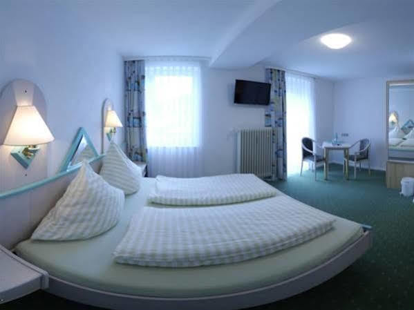 Bed & Breakfast Gaestehaus Cafe Heck